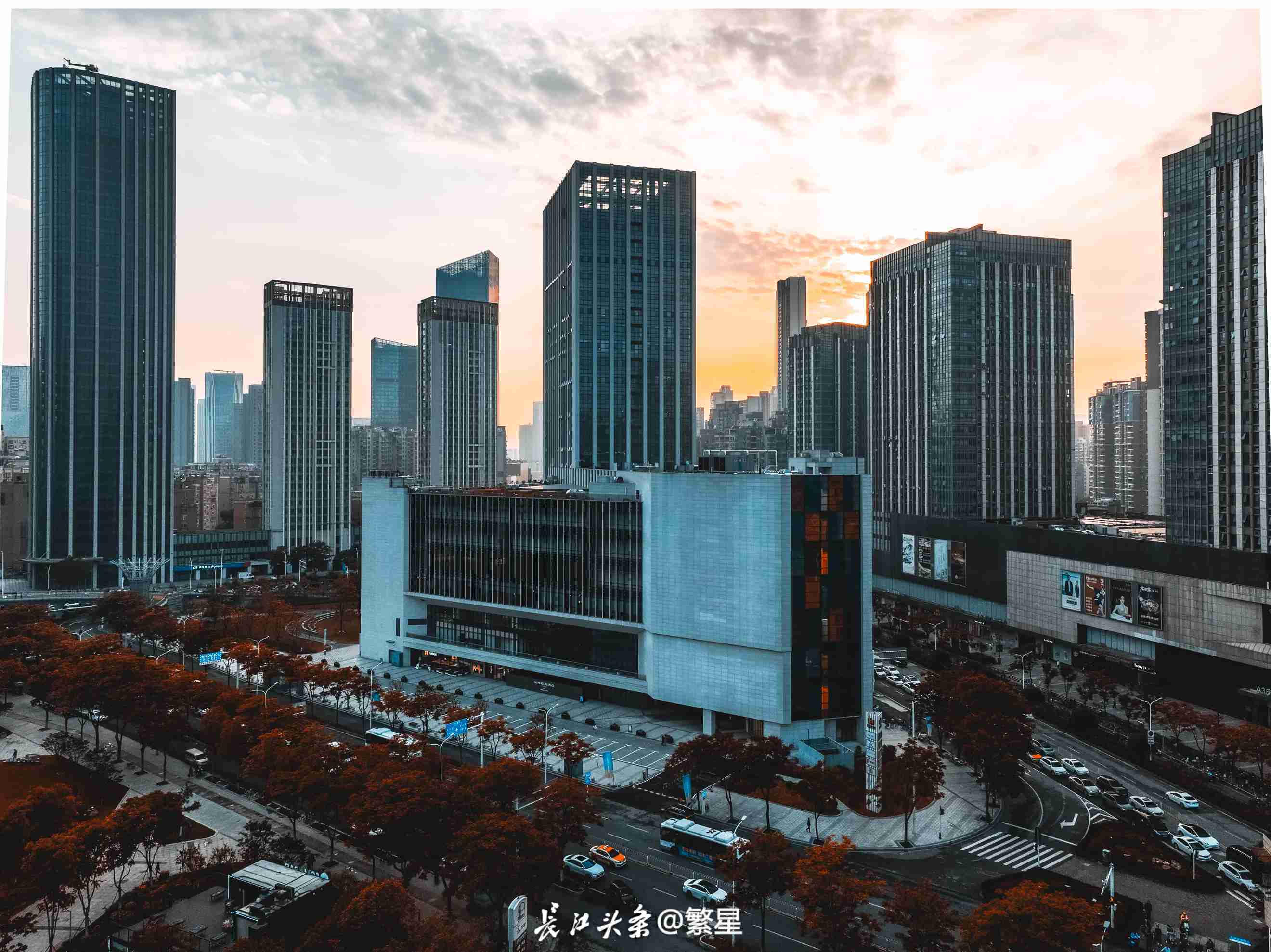 武汉文化新地标——菱角湖武汉中心书城,华中最大规模.